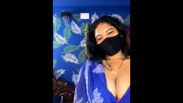 sexy model V HOT SWETI pussy show with dildo fuck