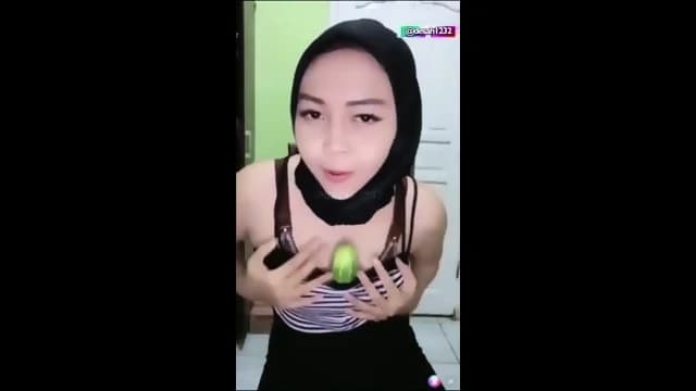 Sekar jilbab hitam colmek