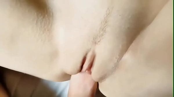 Primer plano de mi co&ntilde;o lleno de semen