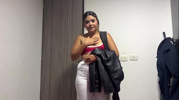 Hijastro le confiesa a su madrastra que le tiene muchas ganas desde el primer día