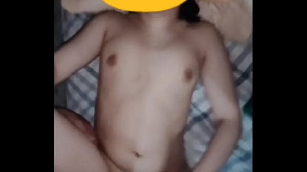 Flaca y su desvirgacion!