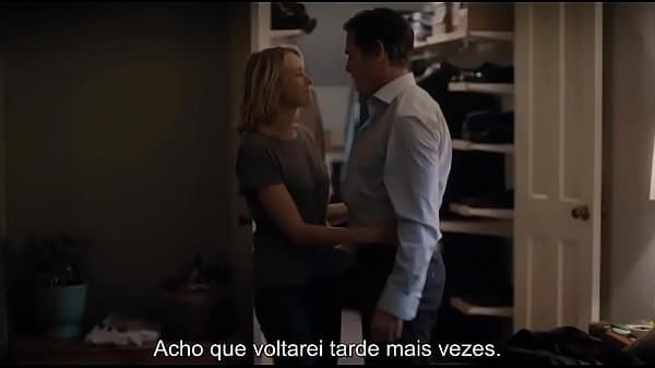 Série de sapatas da Netflix GYPSY - Naomi Watts batendo uma pensando em Sophie Cookson
