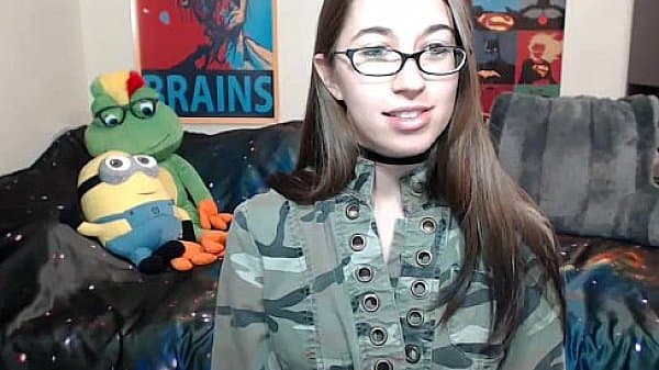 6cam.biz cute alexxxcoal flashing ass on live w...