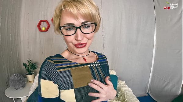 Slender Lady loves a big dick