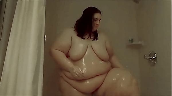 SSBBW Xutjja Showers & Shaves
