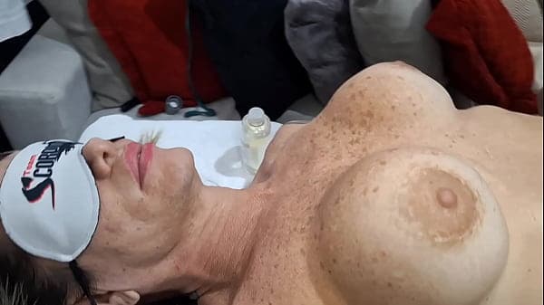 massagista safado come coroa gostosa