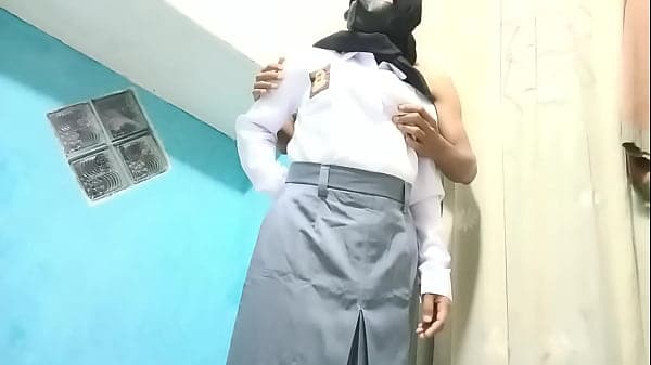 Siswi SMA ngentot dengan pacar ketika pulang dari sekolah