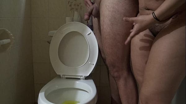PERVERTED FAMILY: stepmom and stepson watching and piss in front of eachother