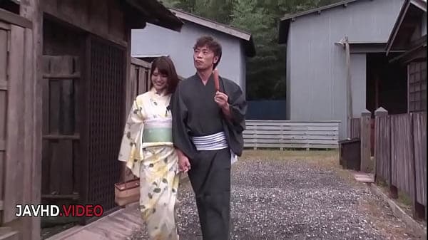 Lush garden passion with a daring Japanese beauty