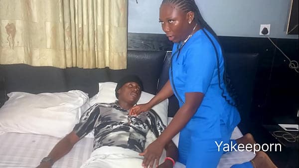 Ebony Nurse got so horny when she sees her pati...