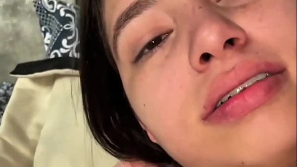 Fudendo gostoso a vizinha novinha