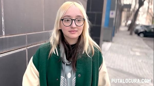 PutaLocura - Pillada de Torbe a friki rubia Eme...