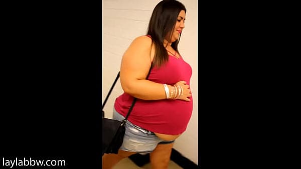 Belly stuffing in public