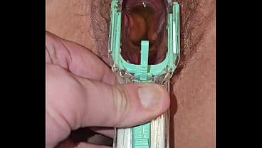 Missionary position pissing in her pink pussy