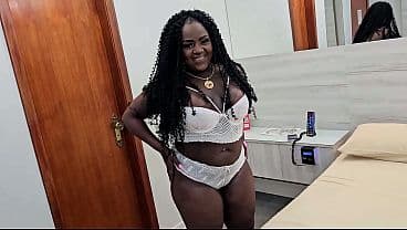 Primeira vez da negona bbw ja dando cu na pele ...