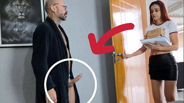 vovo pervertido recebe entregadora com pau de f...