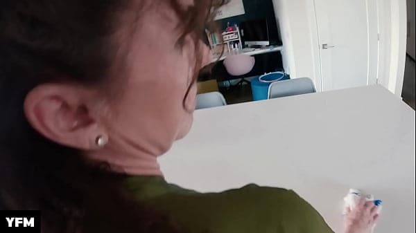 EatingOut StepMom in the Kitchen