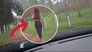 flash de pau para uma garota no carro!