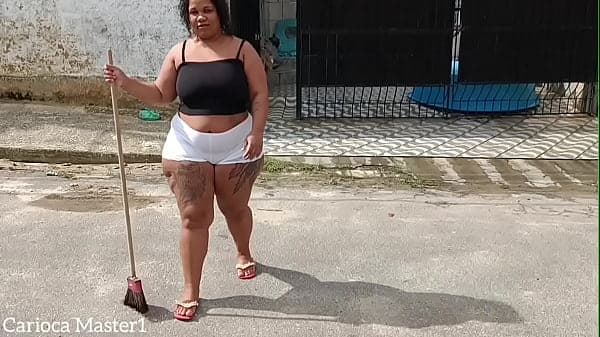 Vizinha casada me chamou para entrar e me deu u...