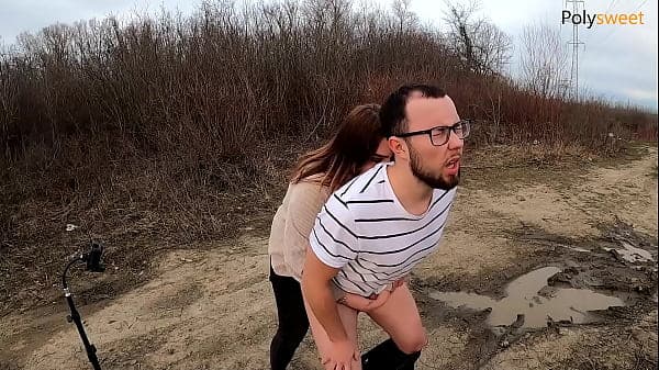 Моя сука ромко орала, поэтому поела своей сперм...