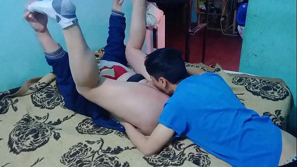 Aritz le chupa la vagina a Medi y luego tiene s...
