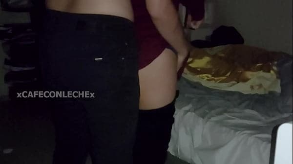 PASE LA NOCHE CON MI HERMANASTRA y follamos ant...