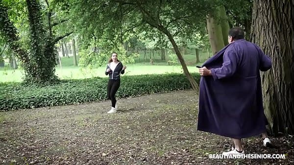 Creeper flashes young hot runner! She stop and ...