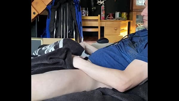Je me masturbe chez un ami pendant qu&rsquo;il es au ...
