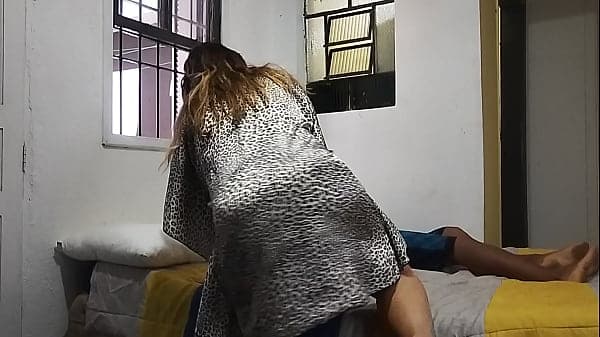 Mulher gostosa transando com moreno
